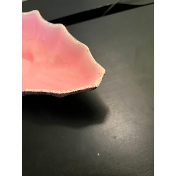 Mid-Century Modern Long Pink Bowl with Gold Splatter - Made in California - Picture 7 of 9